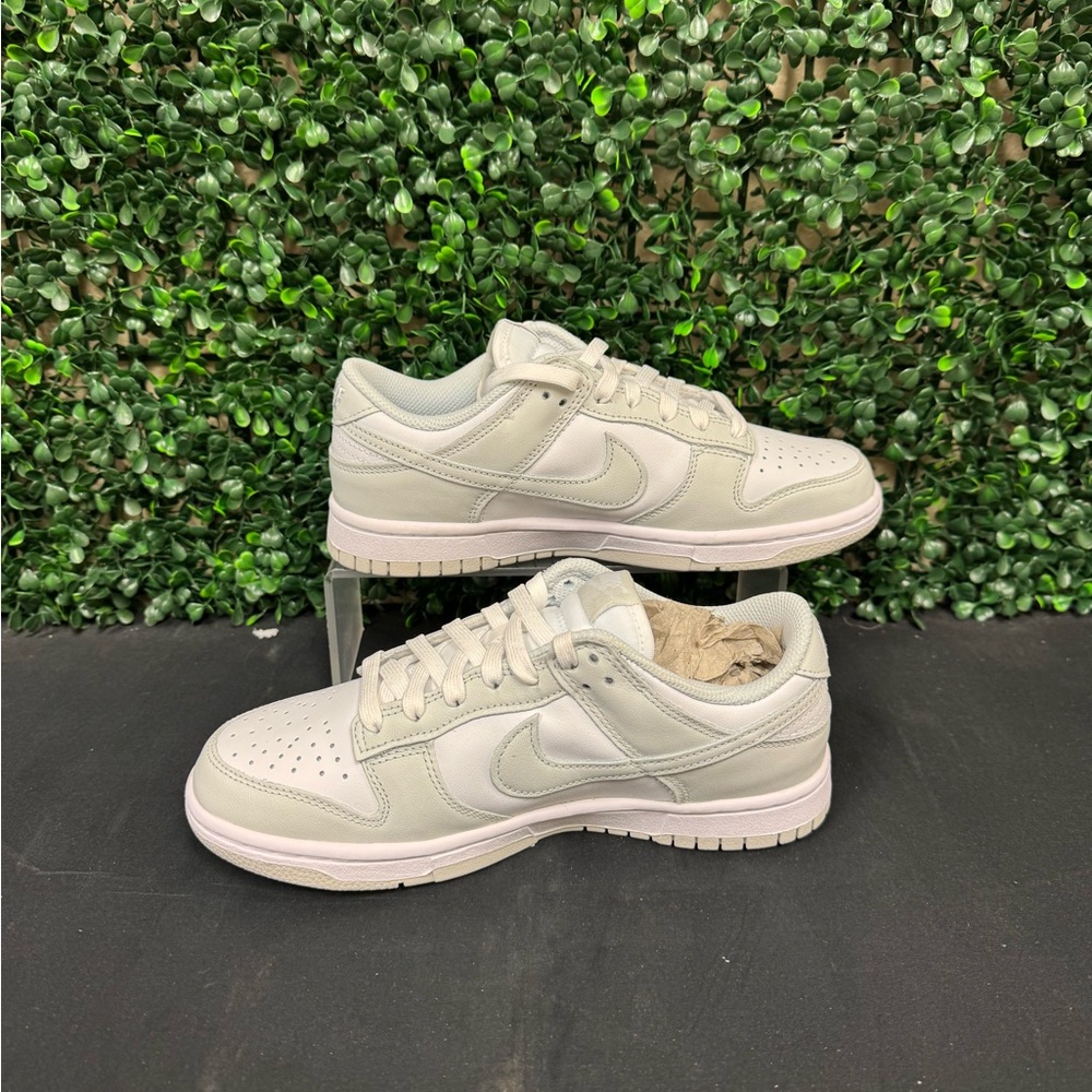 Nike Dunk Low Shoes - W7 - Picture 2 of 8